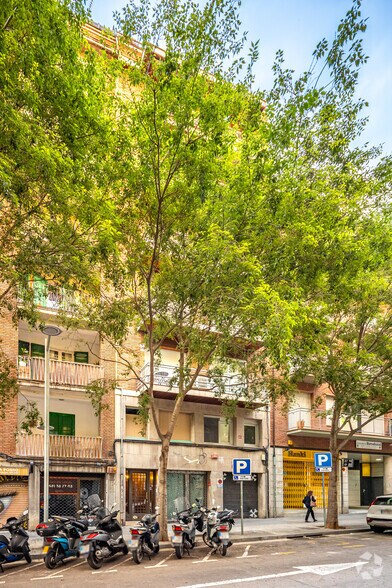 Edificio residencial en Barcelona, Barcelona en venta - Foto principal - Imagen 1 de 1