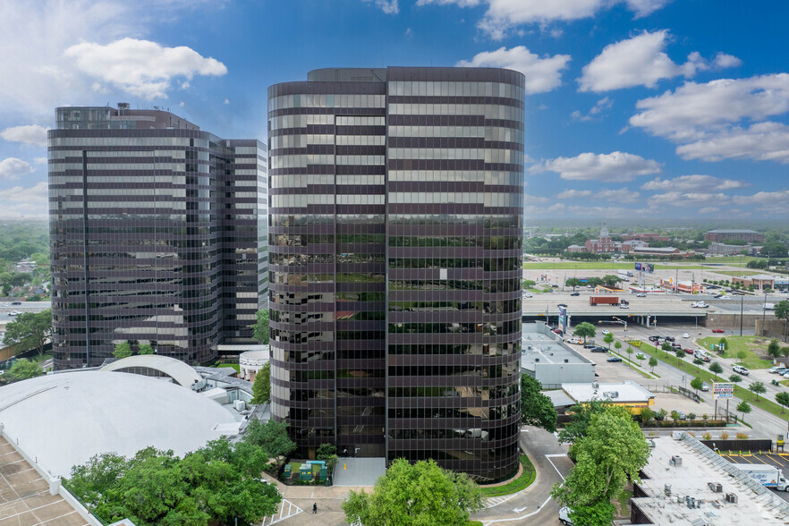 7324 Southwest Fwy, Houston, TX en alquiler - Foto del edificio - Imagen 3 de 13