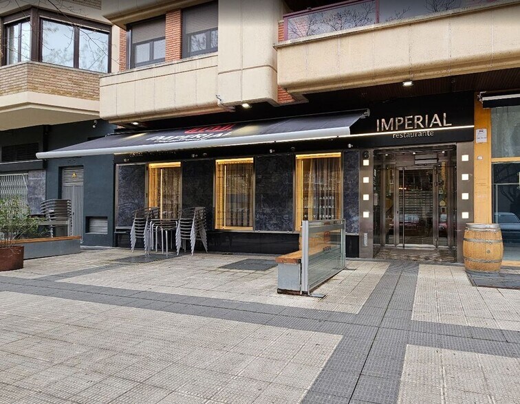 Local en Pamplona en venta - Foto del edificio - Imagen 2 de 45