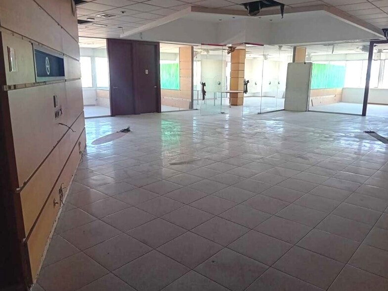 Oficina en Ariza en venta - Foto del edificio - Imagen 2 de 23