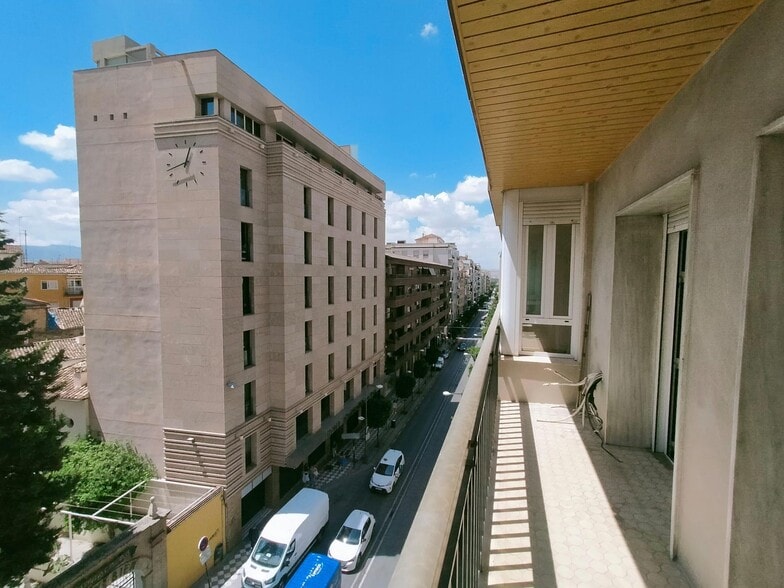 Oficina en Granada en alquiler - Foto del edificio - Imagen 2 de 27