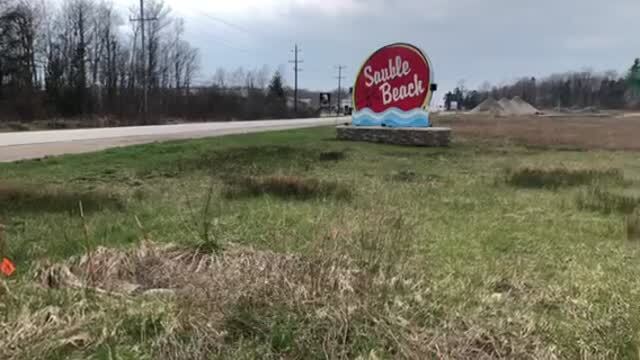 701 Main St, Sauble Beach, ON en venta - Vídeo de anuncio comercial - Imagen 2 de 4