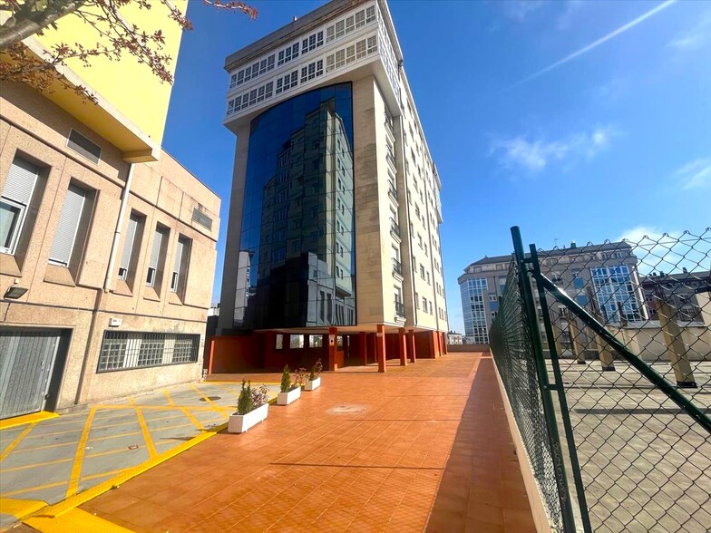 Edificio residencial en Lugo, Lugo en venta - Foto del edificio - Imagen 1 de 1