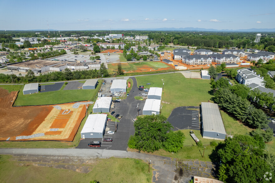 400 Westbrook Ct, Spartanburg, SC en alquiler - Foto del edificio - Imagen 2 de 21