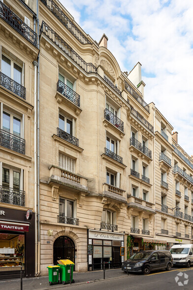 33 Rue De Ponthieu, Paris en alquiler - Foto del edificio - Imagen 2 de 2