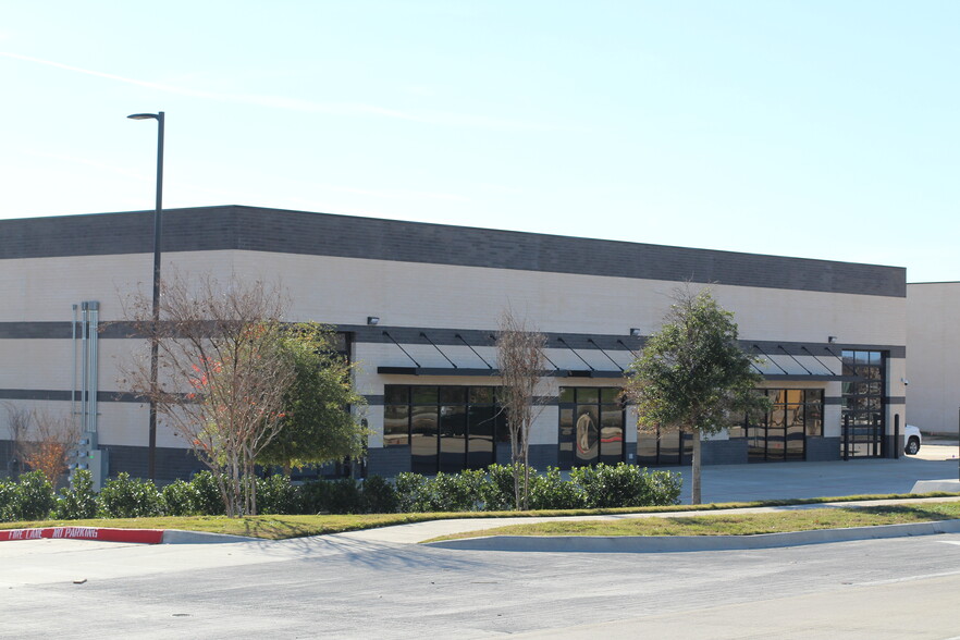 150 Valley Ridge Blvd, Lewisville, TX en alquiler - Foto del edificio - Imagen 1 de 12