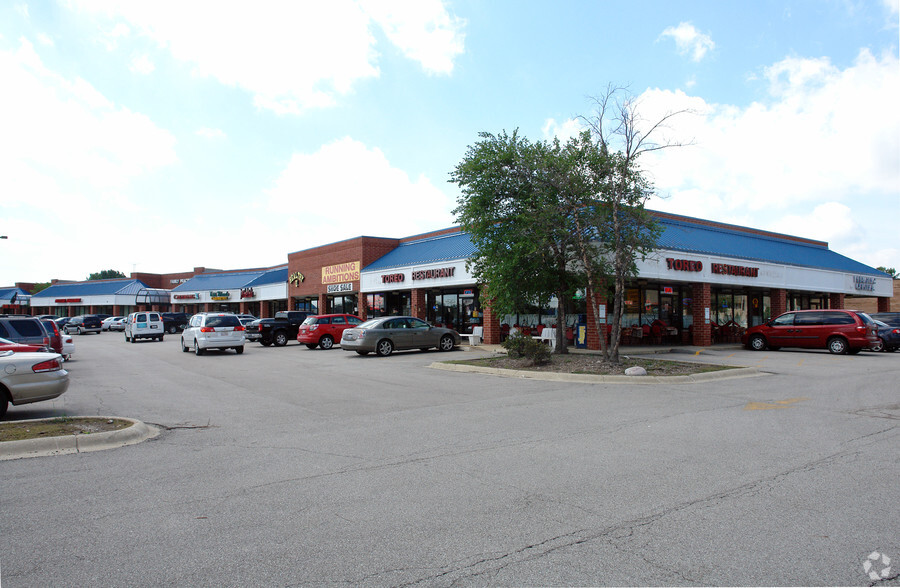 355-385 W Northwest Hwy, Palatine, IL en alquiler - Foto del edificio - Imagen 1 de 22