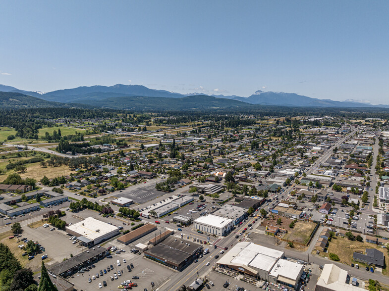 213 E Washington St, Sequim, WA en venta - Foto del edificio - Imagen 3 de 49