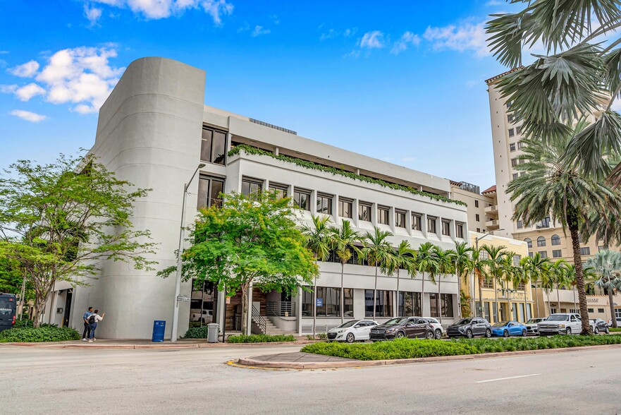 1701 Ponce De Leon Blvd, Coral Gables, FL en alquiler - Foto del edificio - Imagen 1 de 49