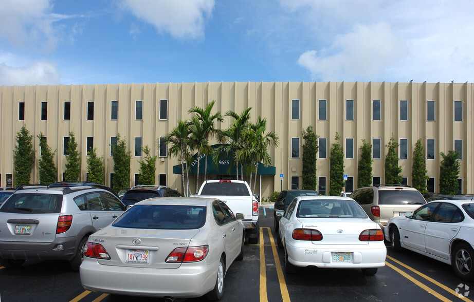 9655 S Dixie Hwy, Miami, FL en alquiler - Foto del edificio - Imagen 3 de 9