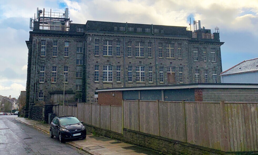 Keppel Pl, Plymouth en venta - Foto del edificio - Imagen 2 de 5