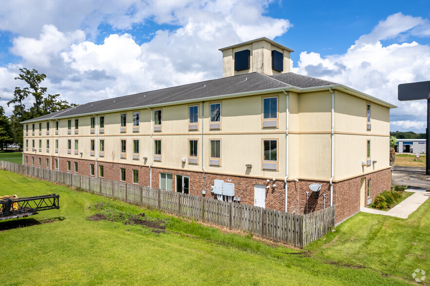 2033 Highway 90, Berwick, LA en venta - Foto del edificio - Imagen 2 de 111