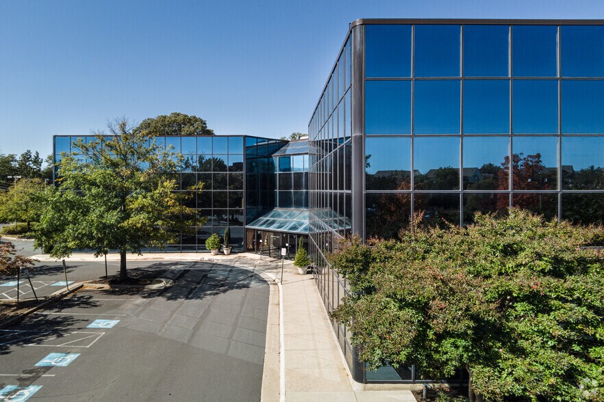 5400 Shawnee Rd, Alexandria, VA en alquiler - Foto del edificio - Imagen 1 de 13