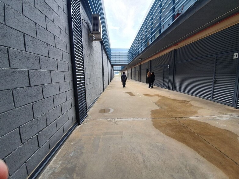 Oficina en La Rinconada en alquiler - Foto del edificio - Imagen 2 de 10