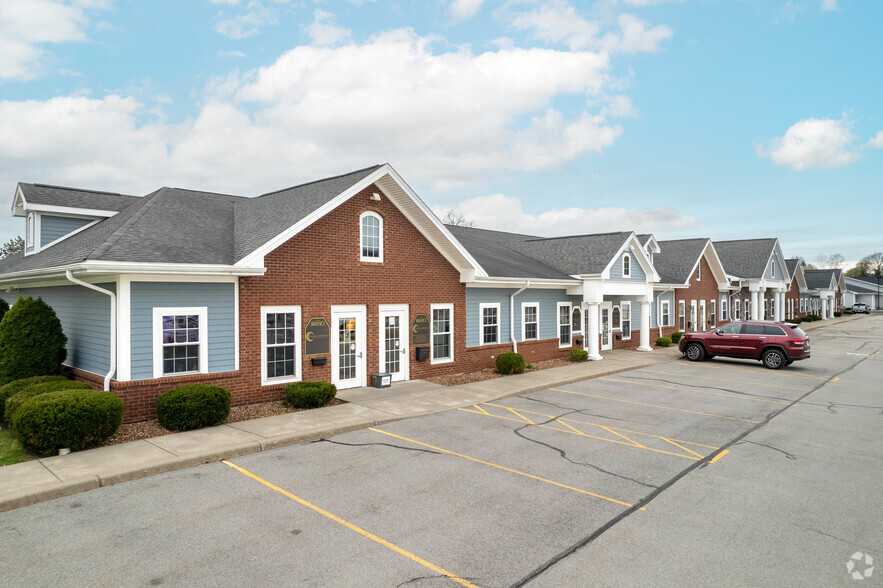 421-481 PENBROOKE Dr, Penfield, NY en alquiler - Foto del edificio - Imagen 1 de 4