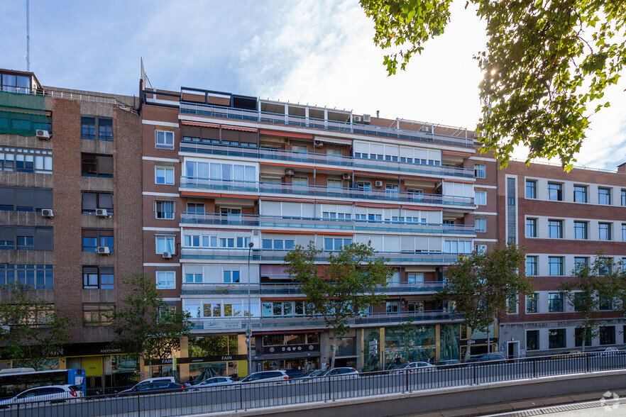 Zona Estrella, Madrid, Madrid en venta - Foto del edificio - Imagen 2 de 2