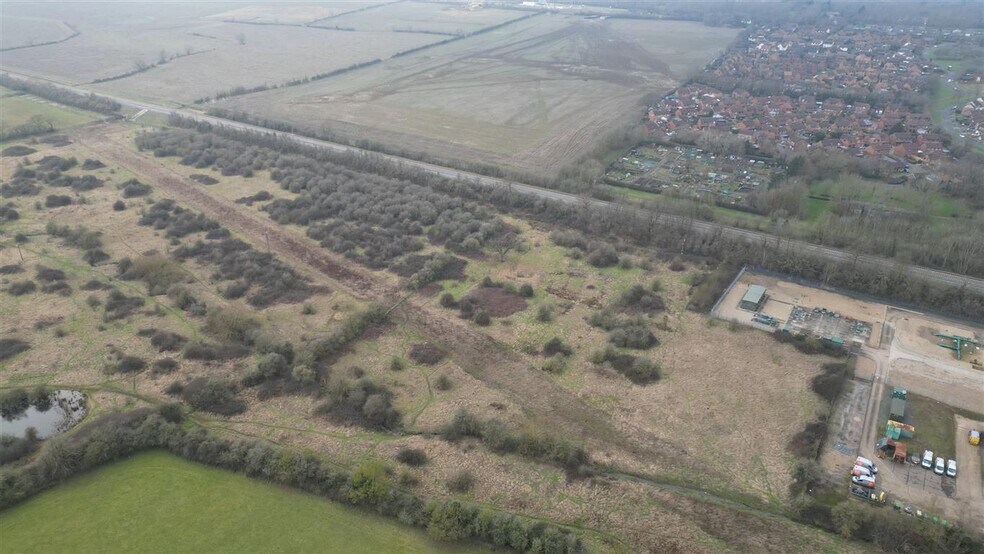 124 Bletchley Rd, Newton Longville en alquiler - Foto del edificio - Imagen 3 de 3