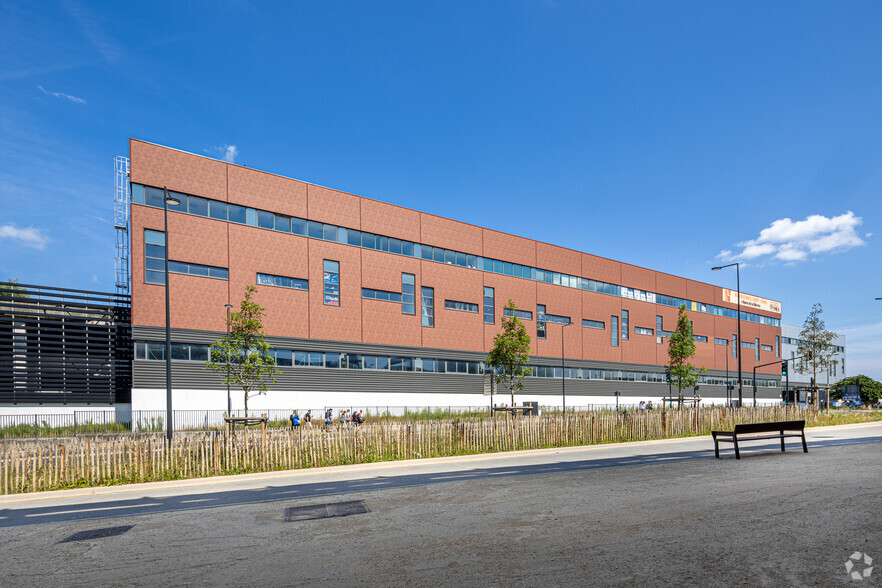 Rue De L'Industrie, Saint-Denis en alquiler - Foto del edificio - Imagen 2 de 2