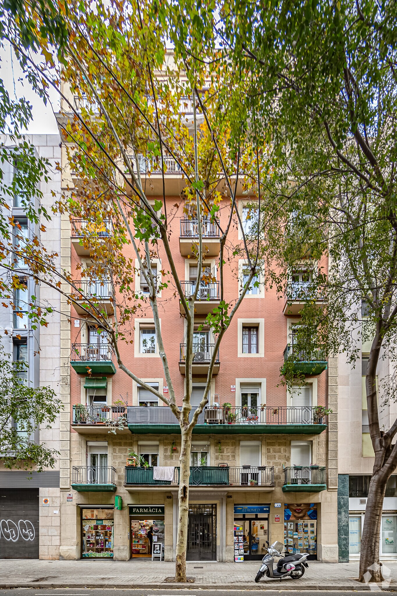 Edificio residencial en Barcelona, Barcelona en venta Foto principal- Imagen 1 de 1