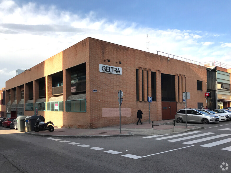 Calle De Manuel Tovar, 16, Madrid, Madrid en alquiler - Foto del edificio - Imagen 2 de 4