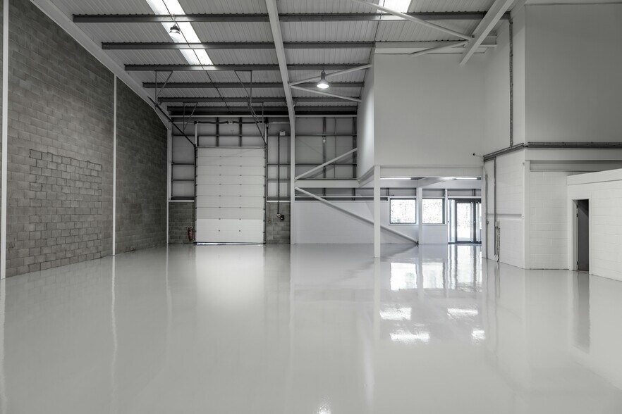 Ockham Dr, Greenford en alquiler - Foto del edificio - Imagen 2 de 5