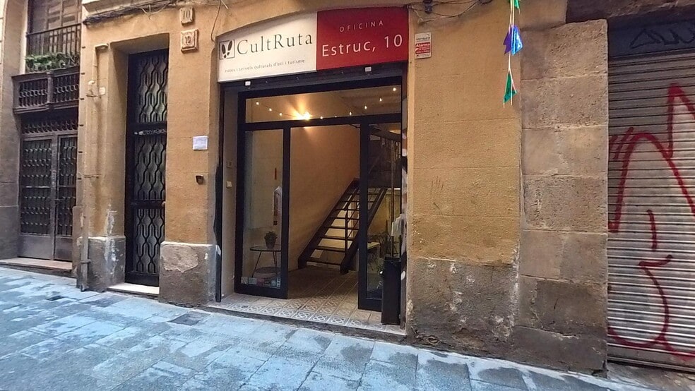 Edificio residencial en Barcelona, Barcelona en venta - Foto del edificio - Imagen 2 de 2