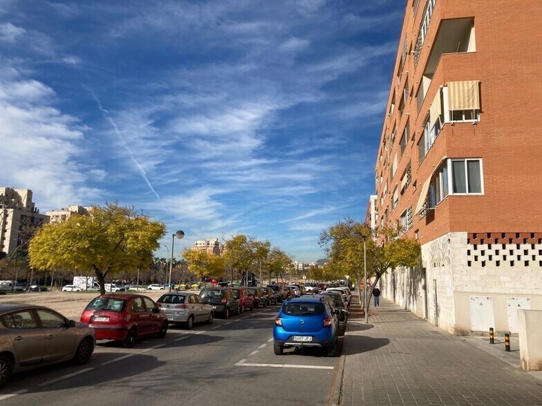 Edificio residencial en Alicante, Alicante en venta - Foto del edificio - Imagen 2 de 3