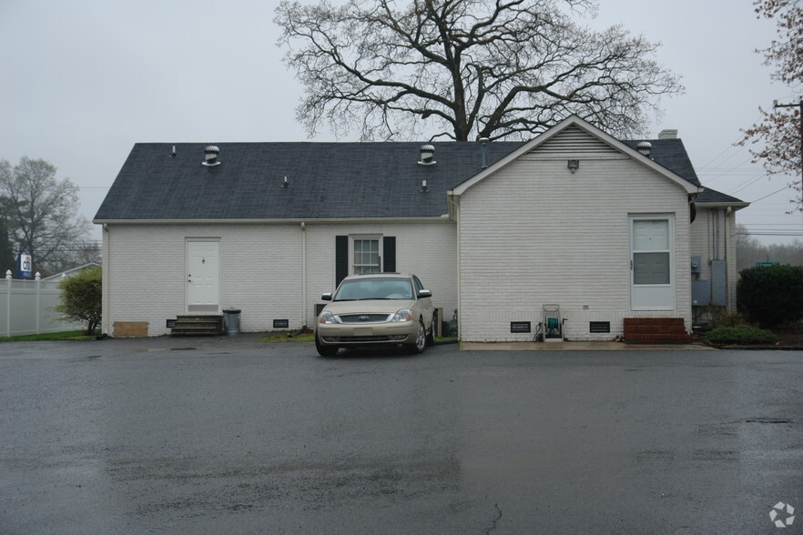 2301 S Cannon Blvd, Kannapolis, NC en alquiler - Foto del edificio - Imagen 2 de 2