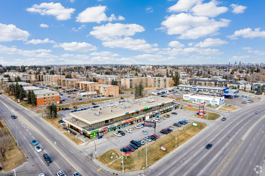 5809 Macleod Trl SW, Calgary, AB en alquiler - Vista aérea - Imagen 2 de 8