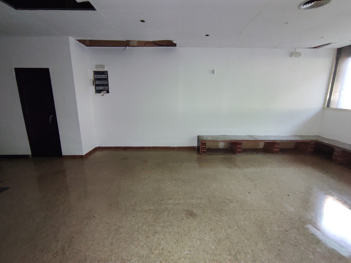 L'Hospitalet de Llobregat, BAR 08901 - Unidad 01 - - Foto del interior - Image 2 of 9