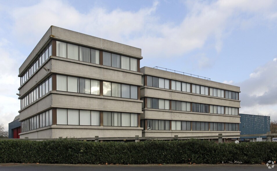 Beehive Ring Rd, Gatwick en alquiler - Foto principal - Imagen 2 de 9