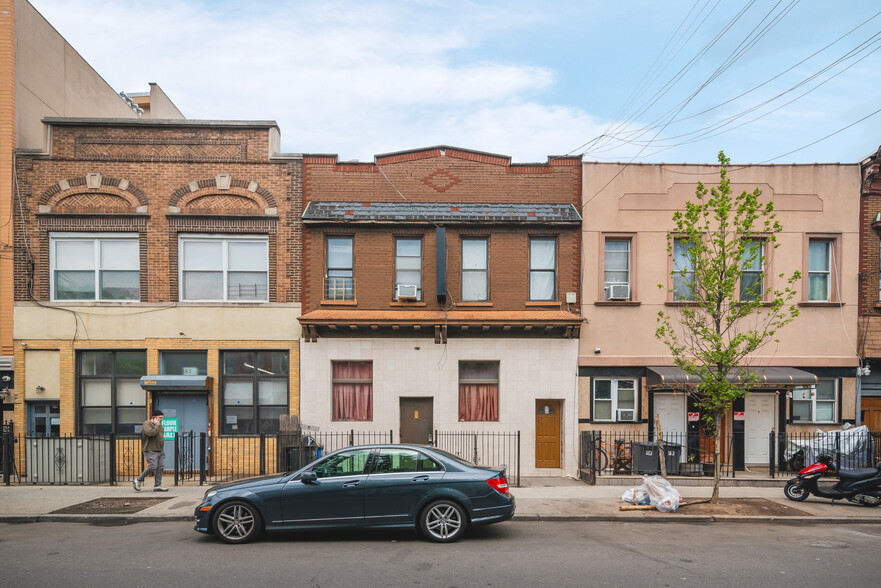 685 Woodward Ave, Ridgewood, NY en venta - Foto del edificio - Imagen 2 de 3