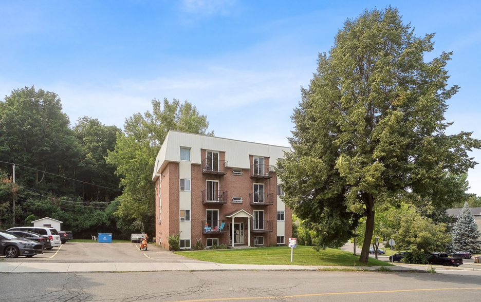 182 Boul Rousseau, Châteauguay, QC en venta - Foto del edificio - Imagen 1 de 6