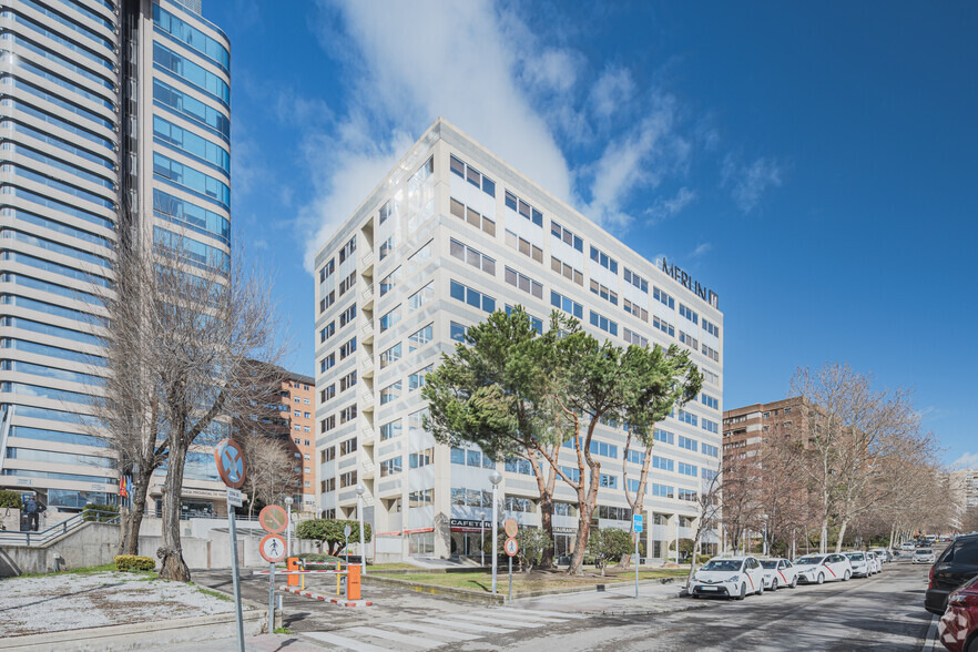 Calle Santiago de Compostela, 94, Madrid, Madrid en alquiler - Foto del edificio - Imagen 2 de 22