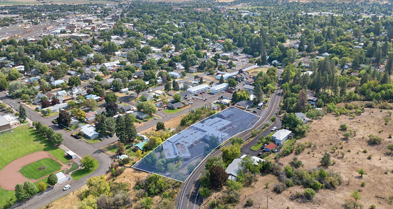 103 Adams Ave, La Grande, OR en venta Foto del edificio- Imagen 1 de 5