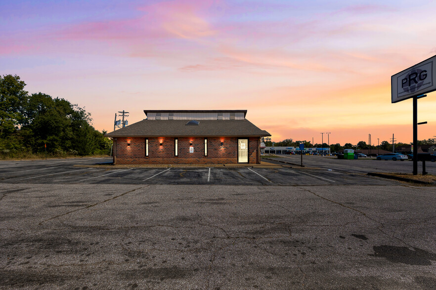 8600 Daniel Dunkin Commercial Blvd, Pevely, MO en venta - Foto del edificio - Imagen 3 de 22