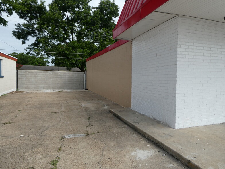 1821 Crestridge Dr, Mesquite, TX en venta - Foto del edificio - Imagen 3 de 4