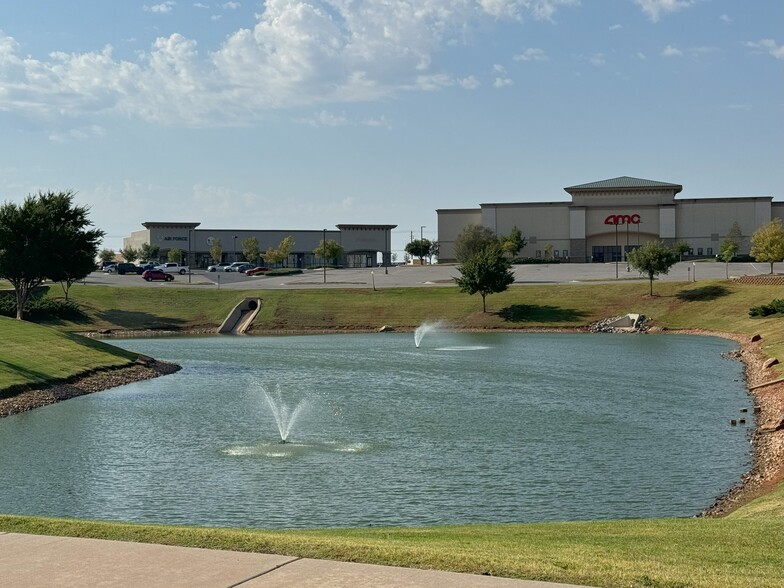 SE I-40 & Garth Brooks Blvd, Yukon, OK en alquiler - Foto del edificio - Imagen 1 de 11