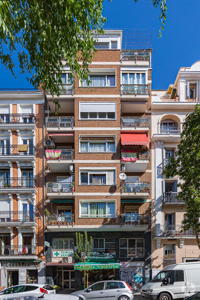 Calle de Altamirano, 22, Madrid, Madrid en alquiler - Foto del edificio - Imagen 2 de 2