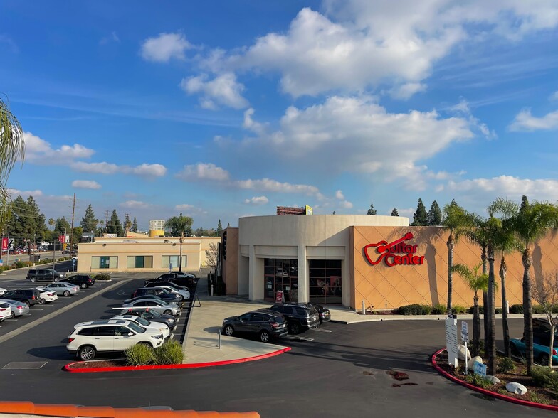 19510-19530 Nordhoff Pl, Northridge, CA en alquiler - Foto del edificio - Imagen 3 de 13