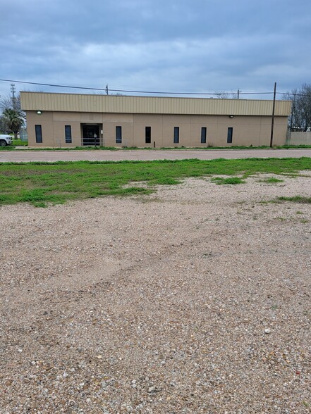 102 S Avenue A, Freeport, TX en venta - Foto del edificio - Imagen 2 de 25