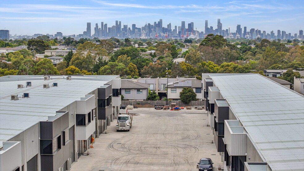 19-23 Paramount Rd, West Footscray en venta - Foto del edificio - Imagen 2 de 3