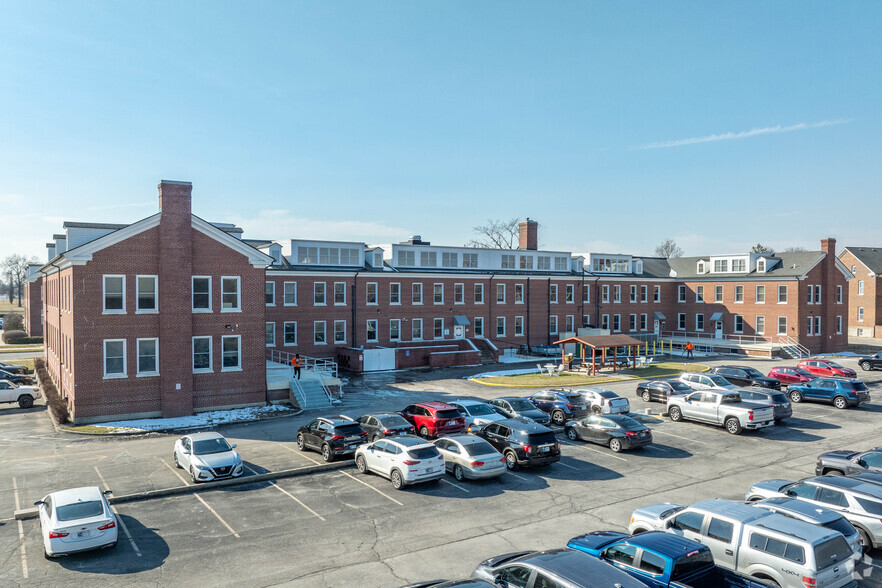 8902 Otis Ave, Indianapolis, IN en alquiler - Foto del edificio - Imagen 1 de 19