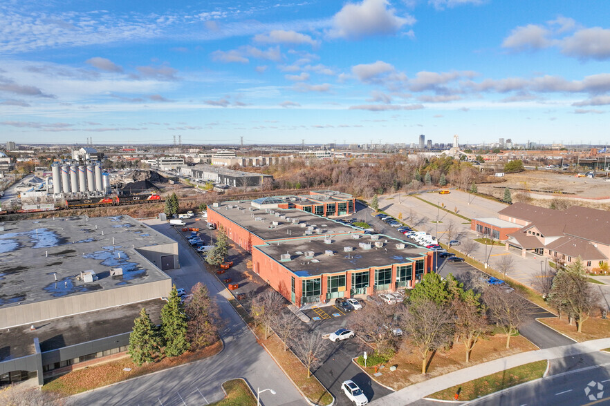 2800 John St, Markham, ON en alquiler - Foto del edificio - Imagen 3 de 4