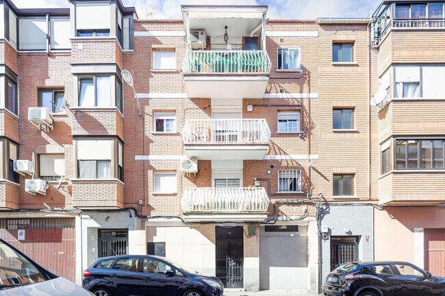 Más detalles de Calle del Grafito, 26, Madrid - Edificio residencial​ en venta