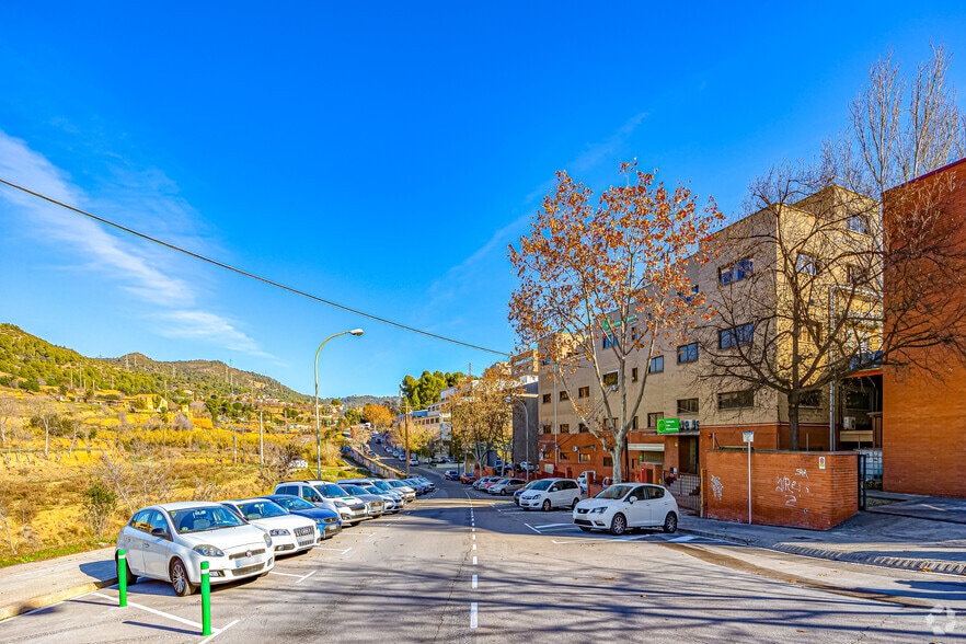 Nave en Sant Just Desvern, Barcelona en venta - Foto del edificio - Imagen 3 de 3