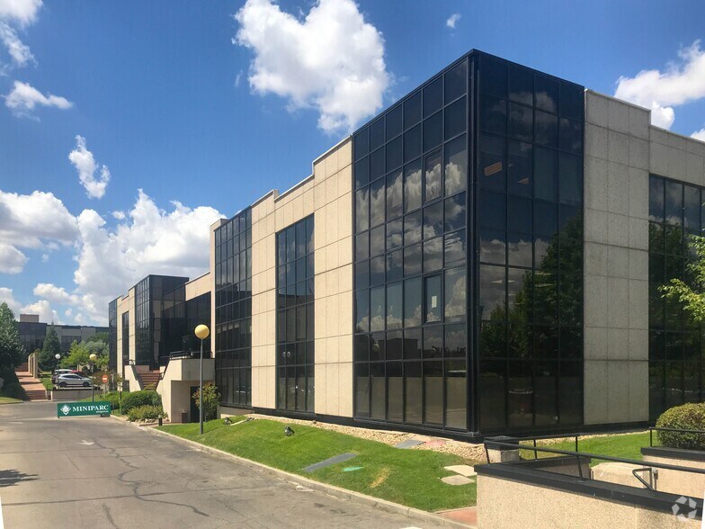 Calle Caléndula, 93, Alcobendas, Madrid en alquiler - Foto del edificio - Imagen 3 de 9