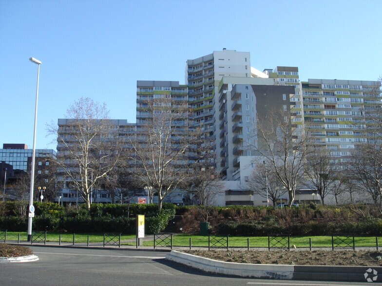 4 Rue Salvador Allende, Nanterre en alquiler - Foto del edificio - Imagen 2 de 4