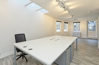 136-136B Lancaster Rd, London en alquiler Foto del interior- Imagen 1 de 2