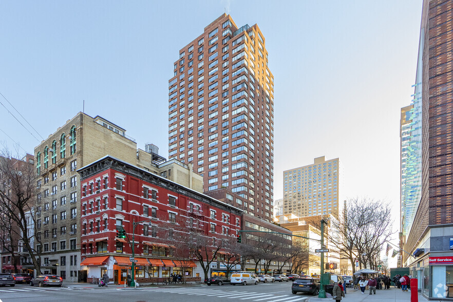 45 W 67th St, New York, NY en alquiler - Foto del edificio - Imagen 3 de 20